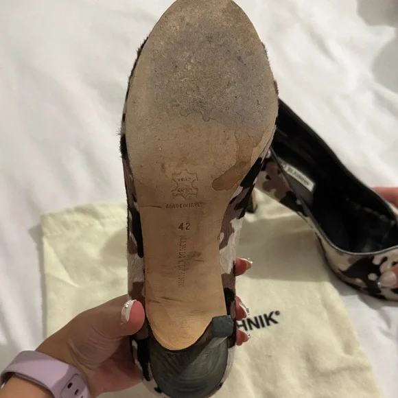 Manolo Blahnik Peep-Toe Pumps in Black and Beige Camouflage - Picture 6 of 7